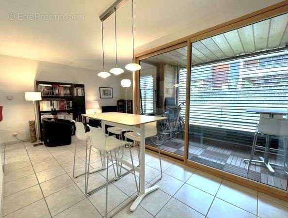   - Appartement à MEYLAN