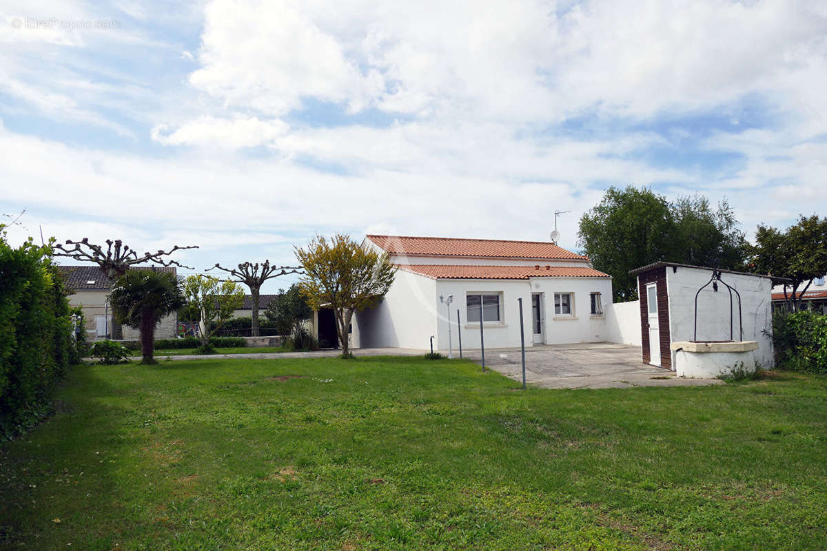 Maison à ECHILLAIS