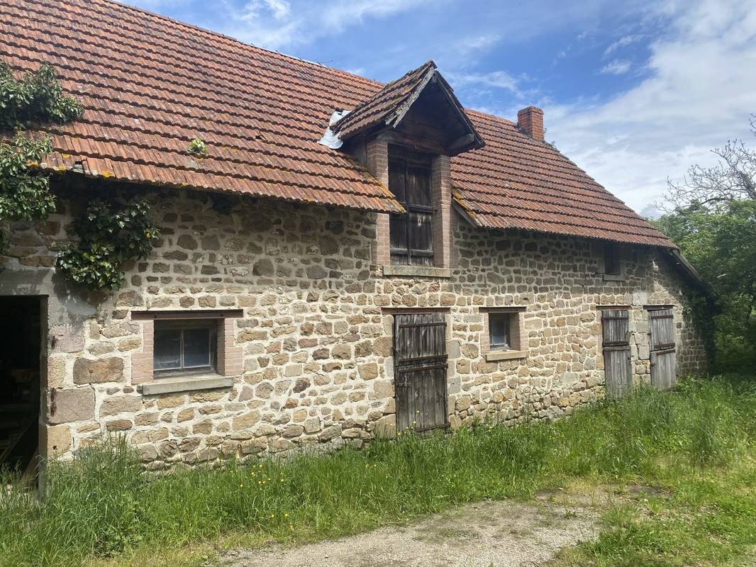 Maison à EYMOUTIERS