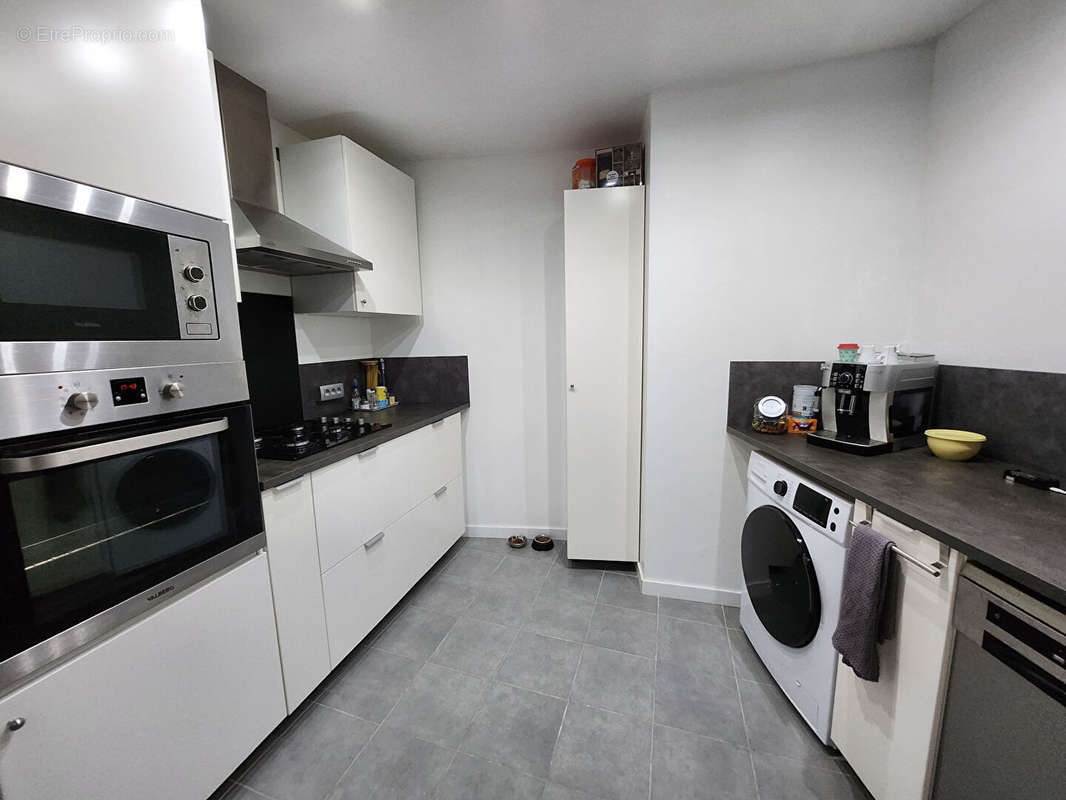 Appartement à ENTRAIGUES-SUR-LA-SORGUE