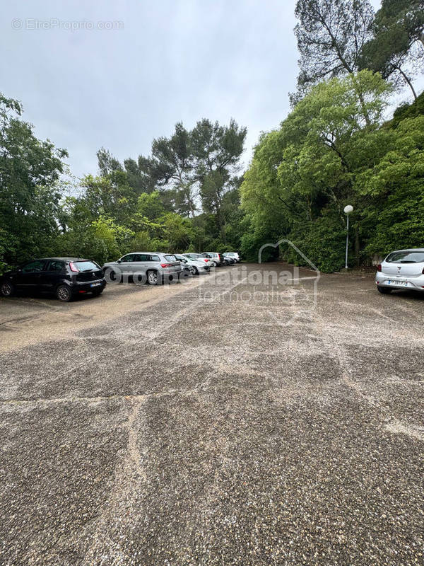 Parking à NIMES