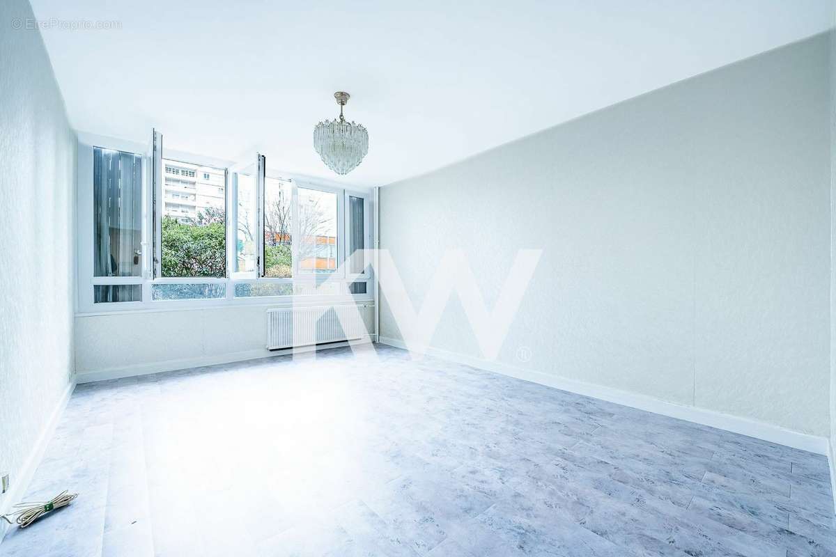 Appartement à AUBERVILLIERS