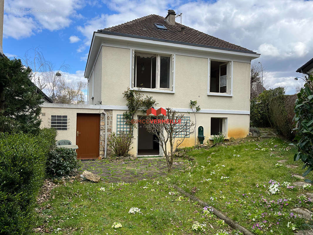 Maison à LA CELLE-SAINT-CLOUD