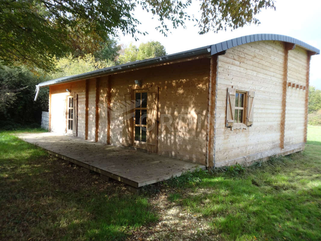 Maison à SAINT-AMAND-EN-PUISAYE