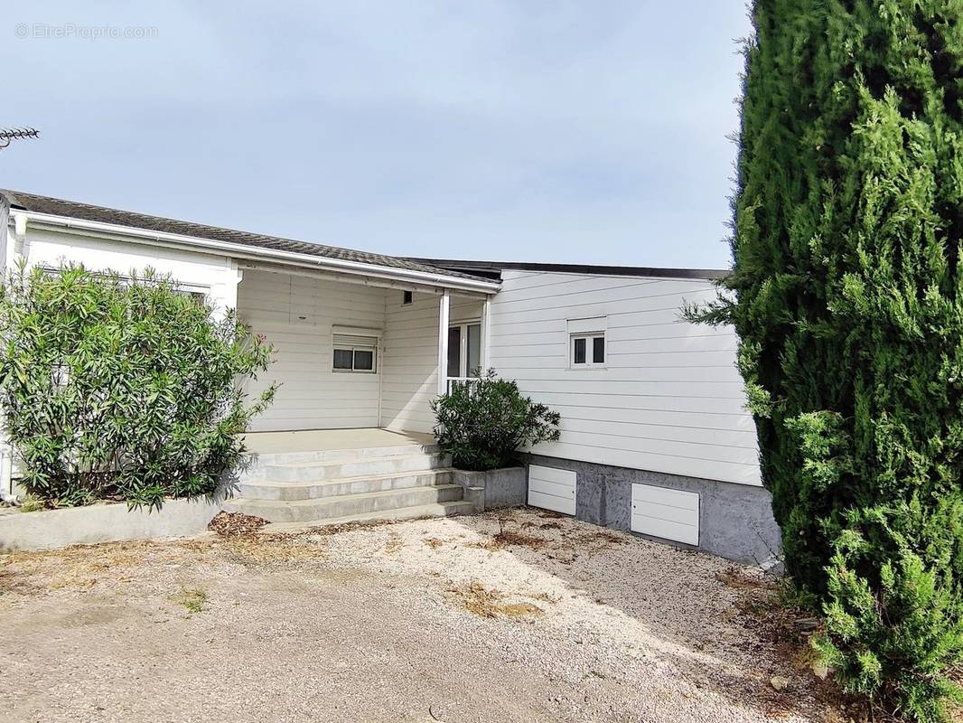 Maison à ROQUEBRUNE-SUR-ARGENS