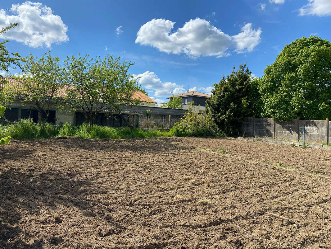 Terrain à SAINT-LEGER-SOUS-CHOLET