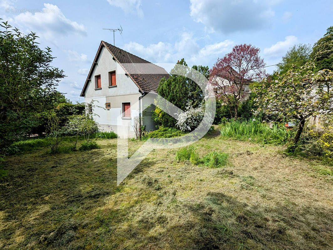 Maison à LA FRETTE-SUR-SEINE