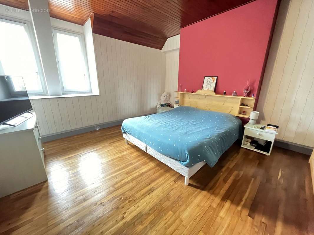 Aptm 1 - Chambre 2 - Appartement à MAURIAC