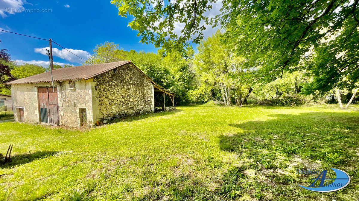 Autre à TOCANE-SAINT-APRE