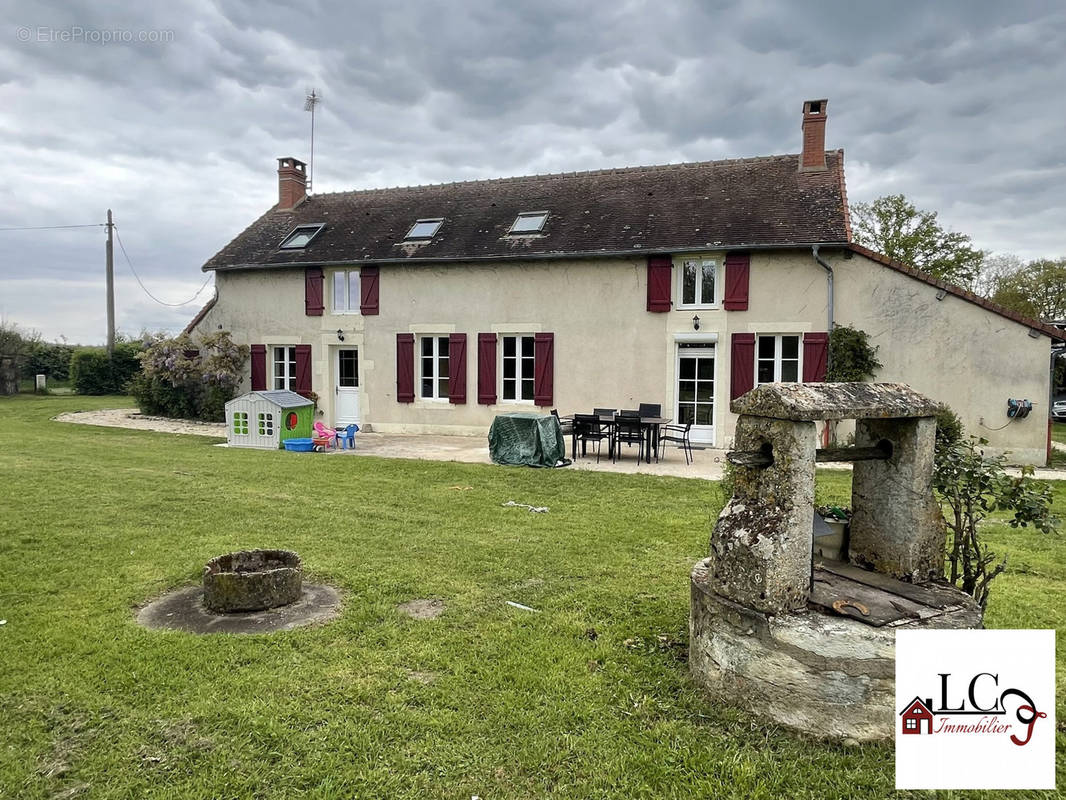 Maison à LE CHAUTAY