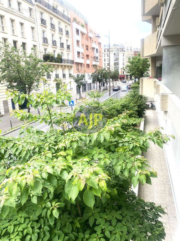 Appartement à PARIS-14E