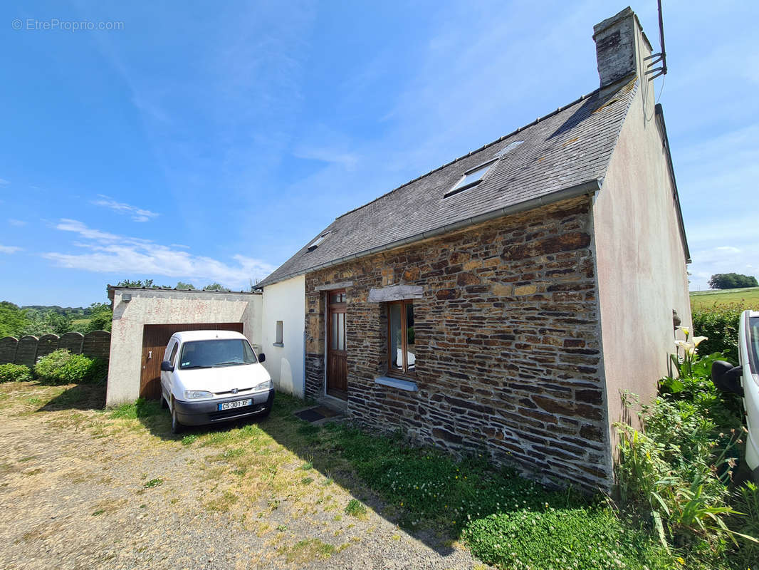 Maison à SAINT-BOMER-LES-FORGES