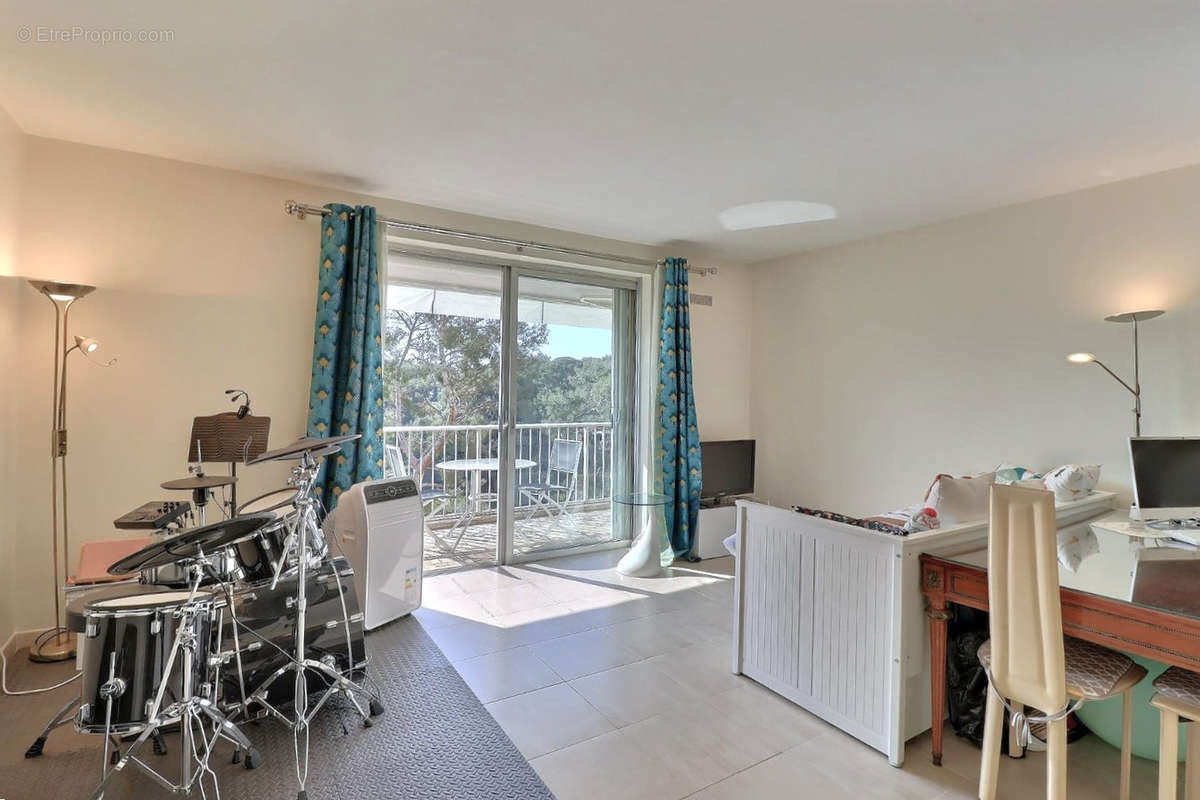 Appartement à ROQUEBRUNE-CAP-MARTIN