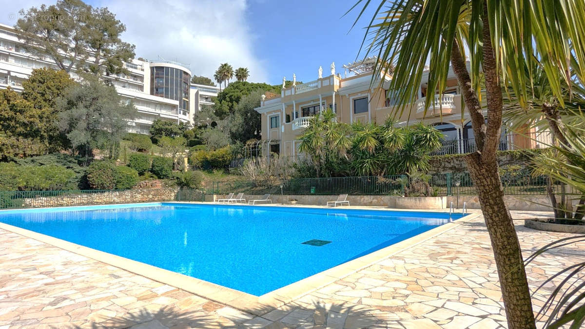 Appartement à ROQUEBRUNE-CAP-MARTIN