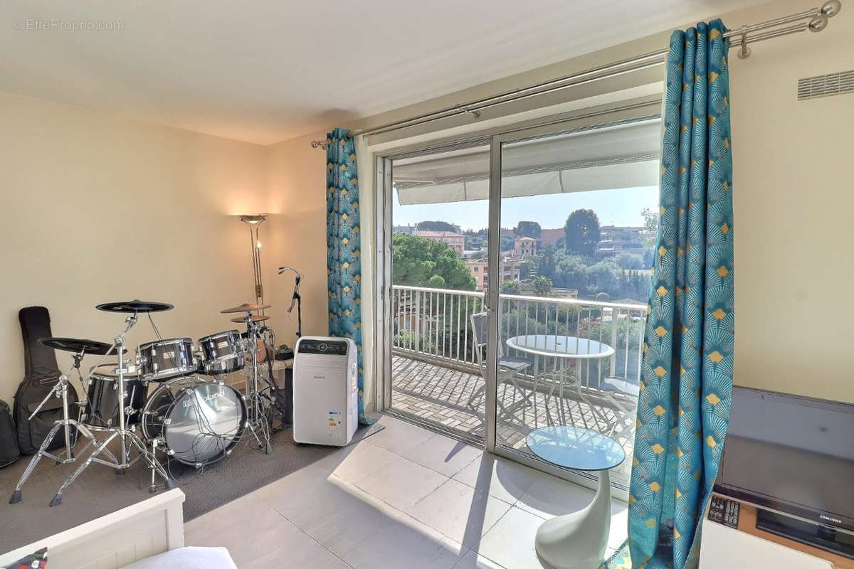 Appartement à ROQUEBRUNE-CAP-MARTIN