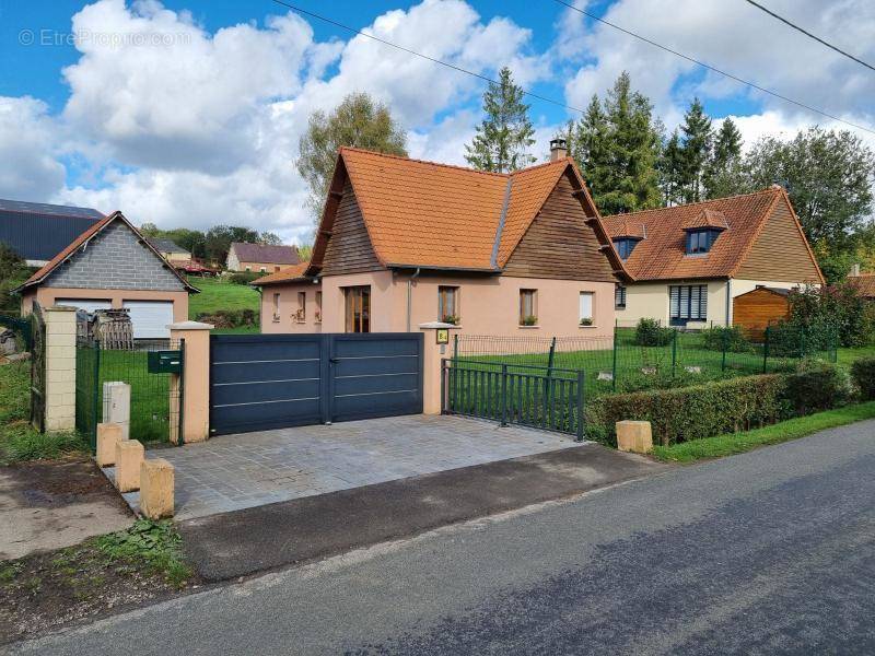 Maison à CREQUY