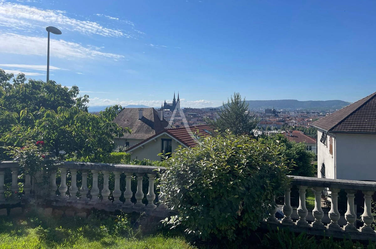 Maison à CLERMONT-FERRAND