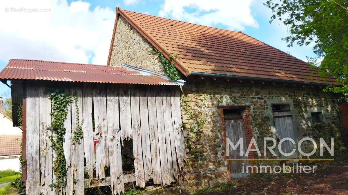 Maison à BONNAT