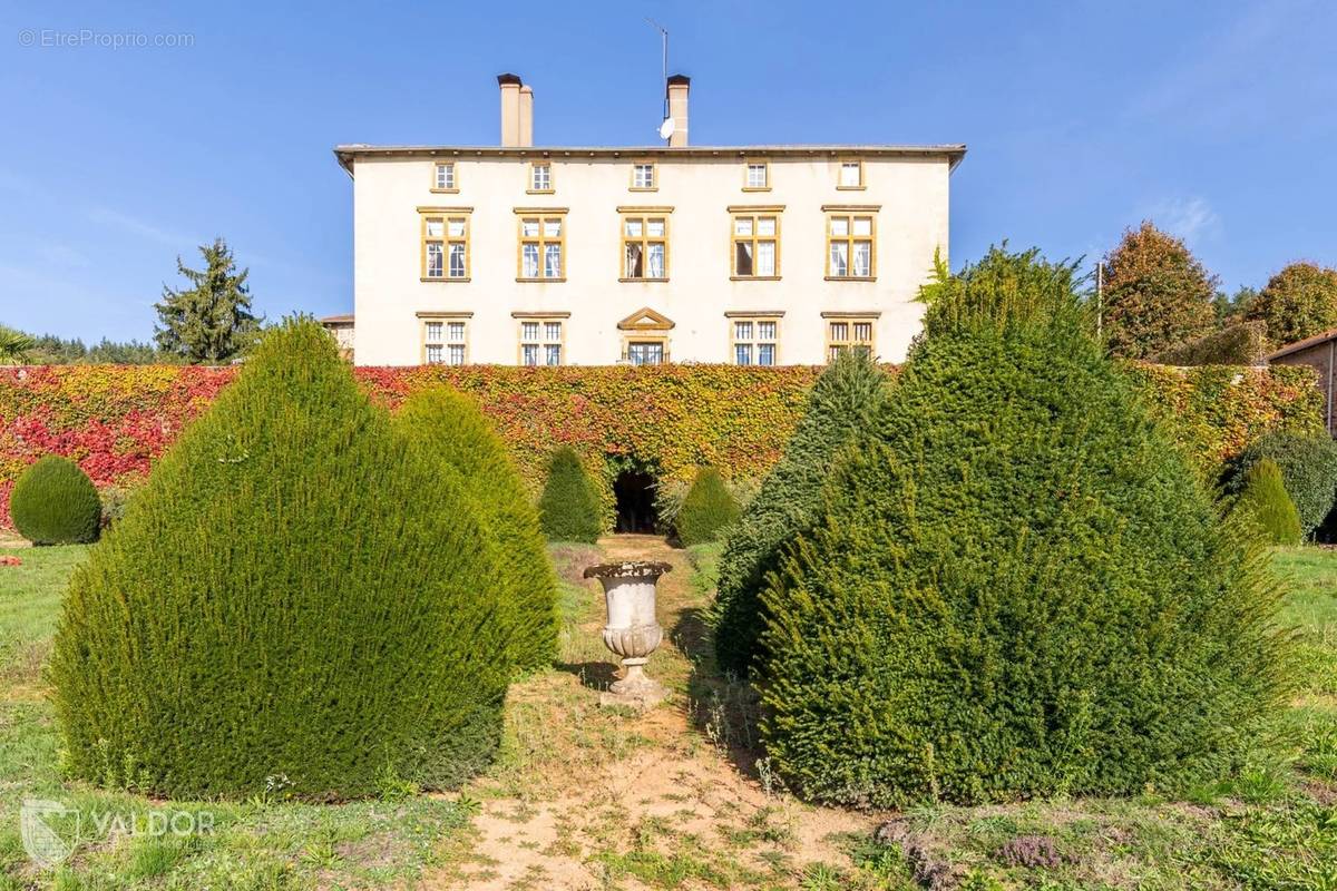 Maison à BOURG-DE-THIZY