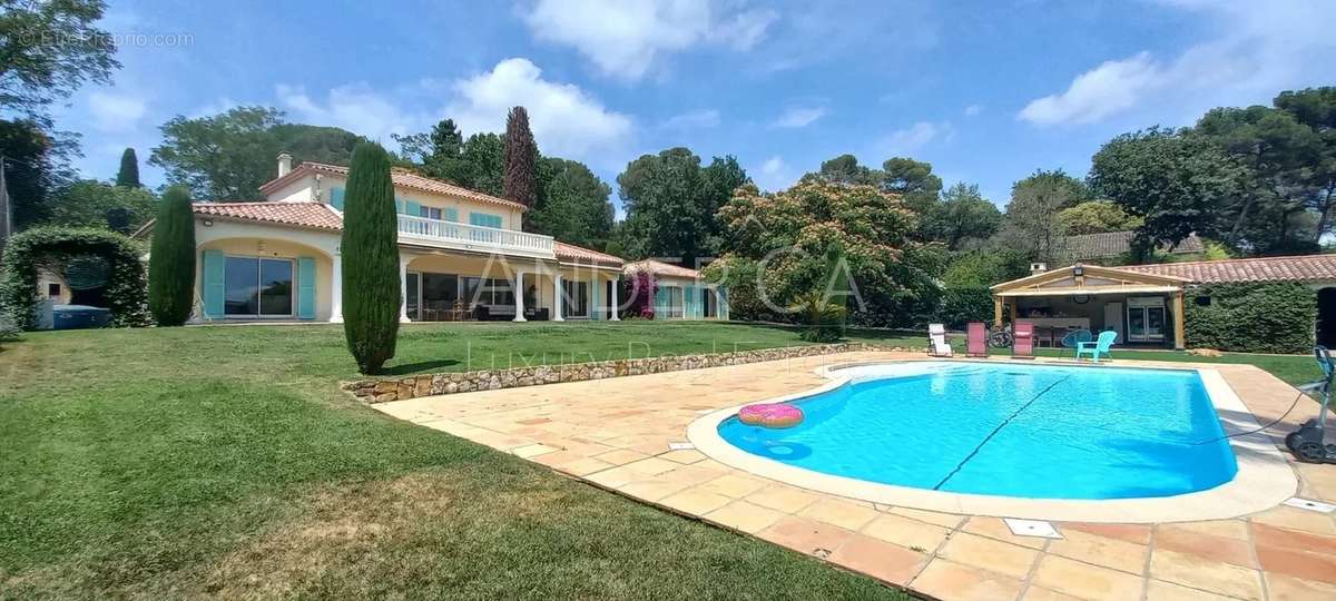 Maison à MOUGINS