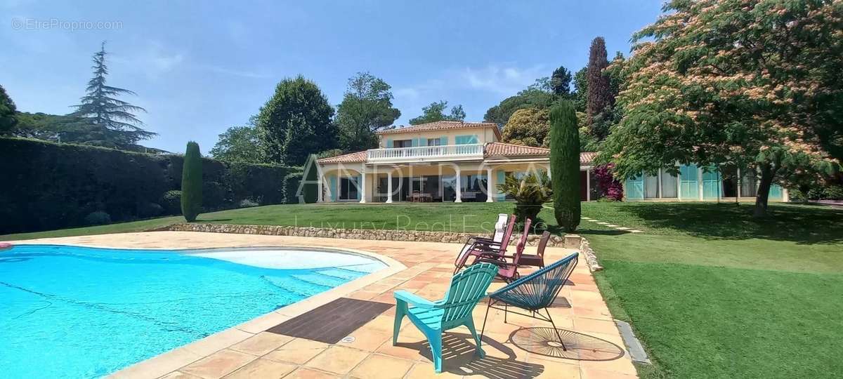 Maison à MOUGINS