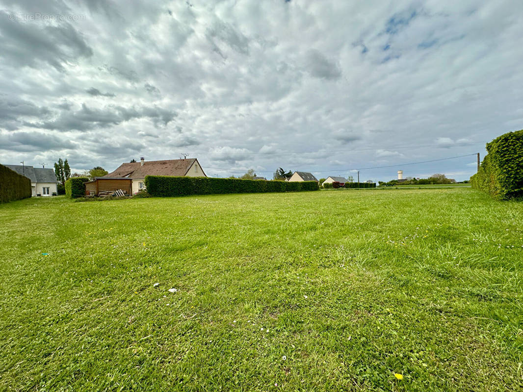 Terrain à SAINT-LAURENT-DE-LIN