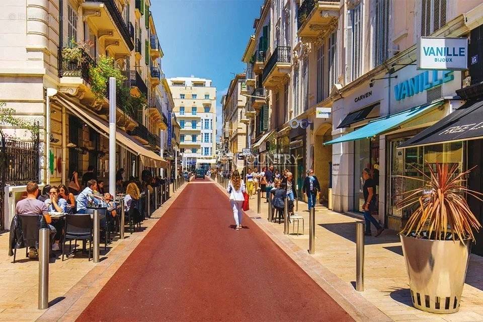 Commerce à CANNES