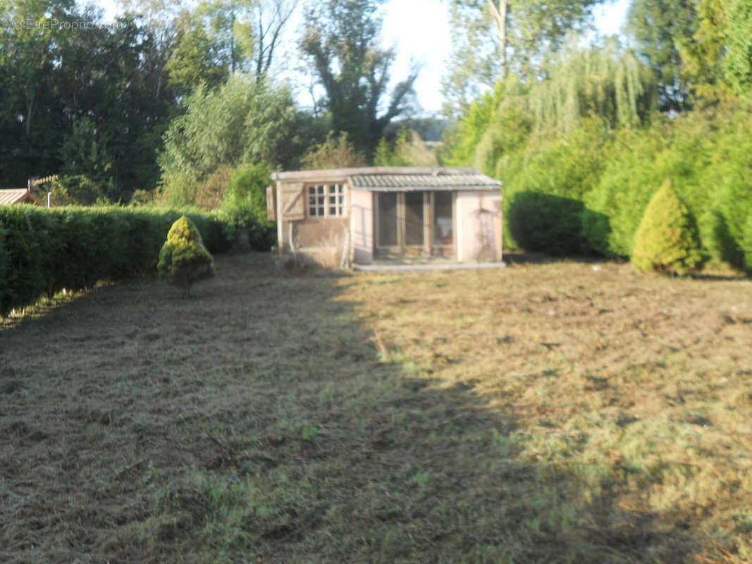 Terrain à FONTAINE-SUR-SOMME