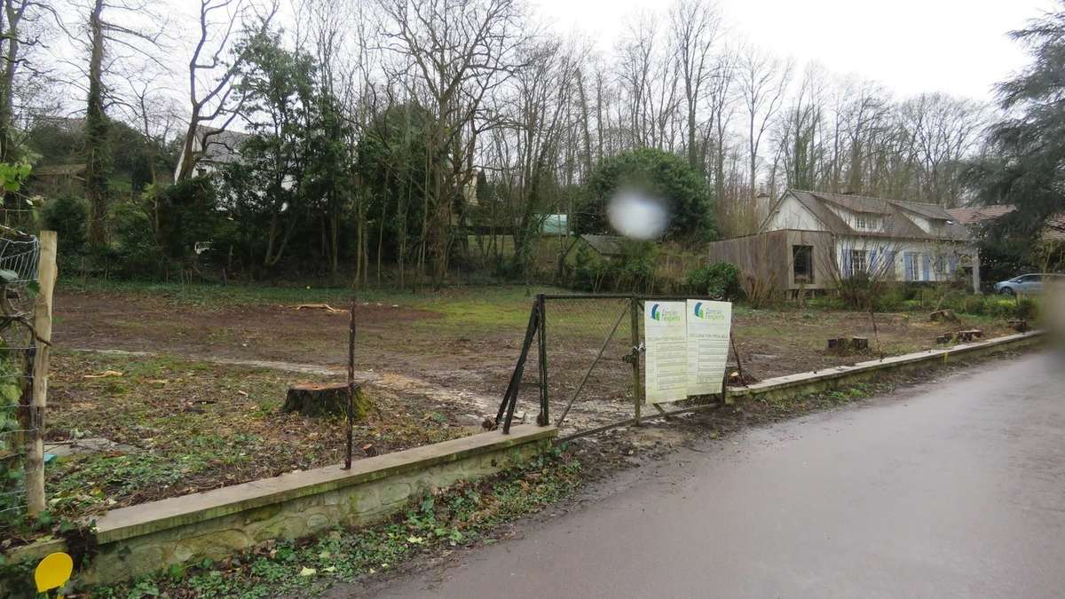 Terrain à MONTFORT-L&#039;AMAURY