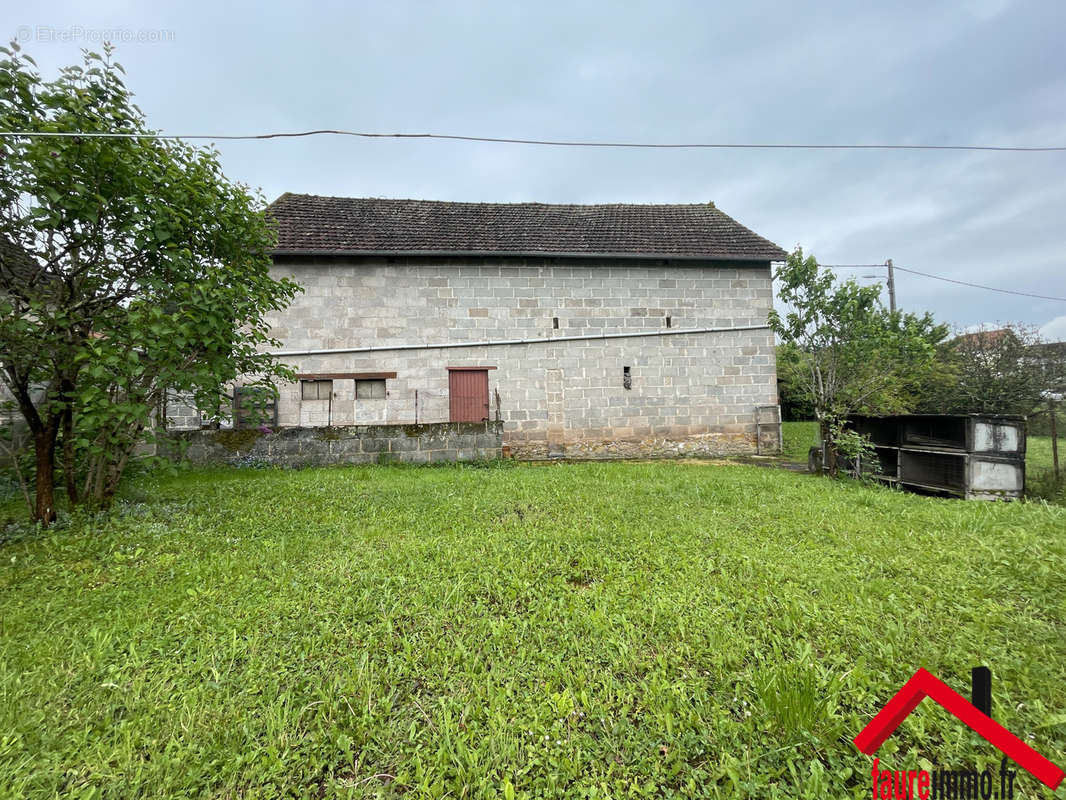 Maison à SAINT-AULAIRE