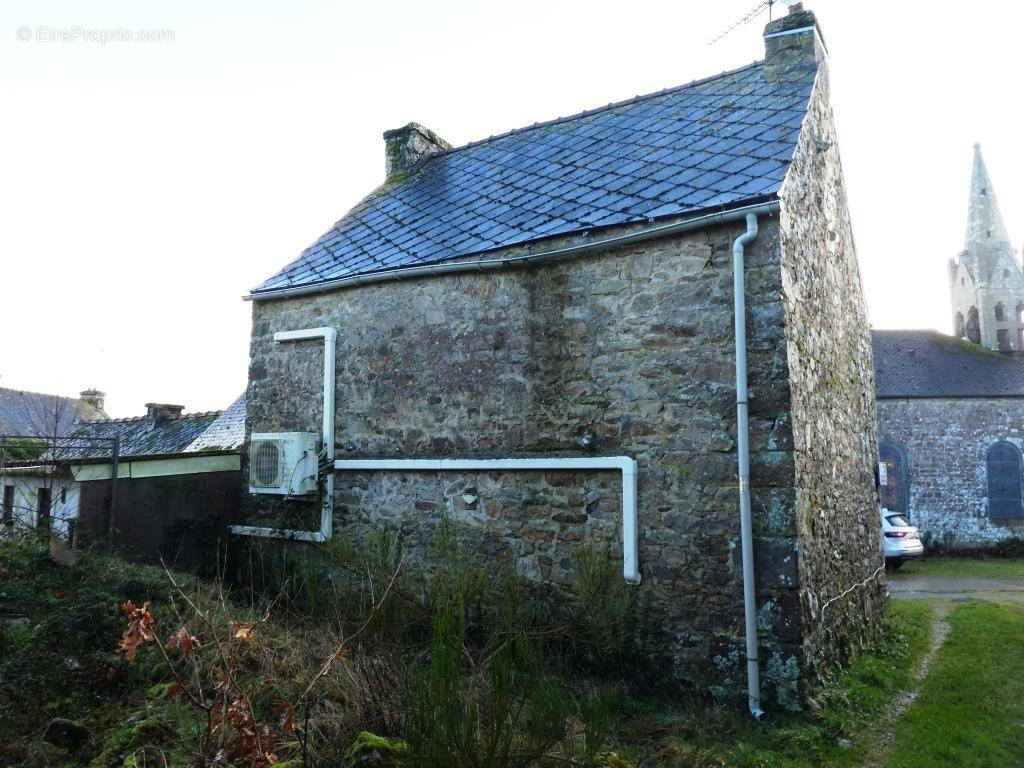 Maison à LESCOUET-GOUAREC