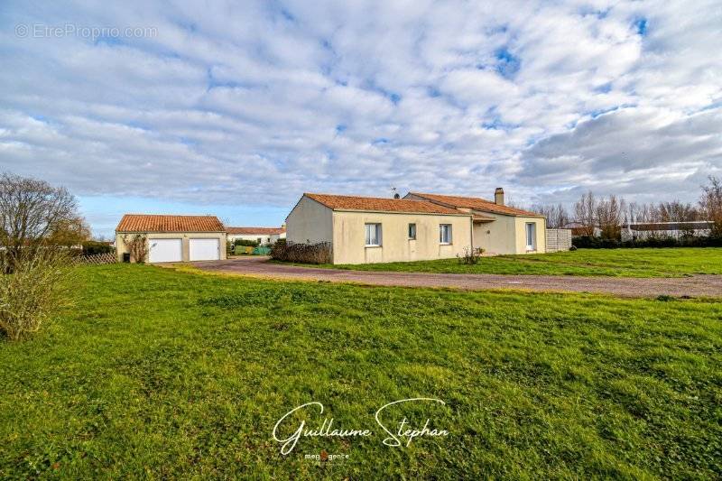 Maison à LE PERRIER