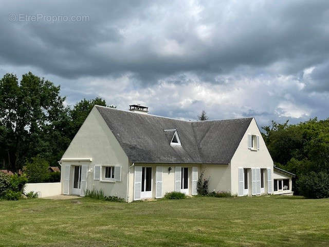 Maison à AUVERS-SAINT-GEORGES