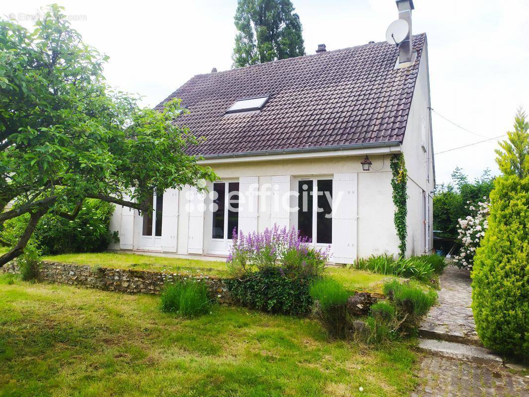 Maison à SAINT-ARNOULT-EN-YVELINES