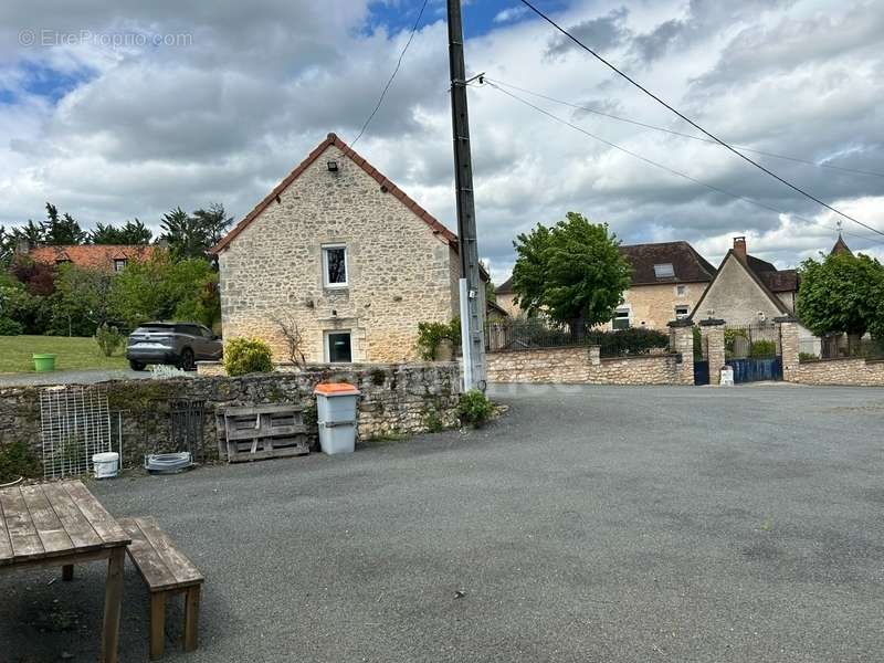 Maison à COULAURES