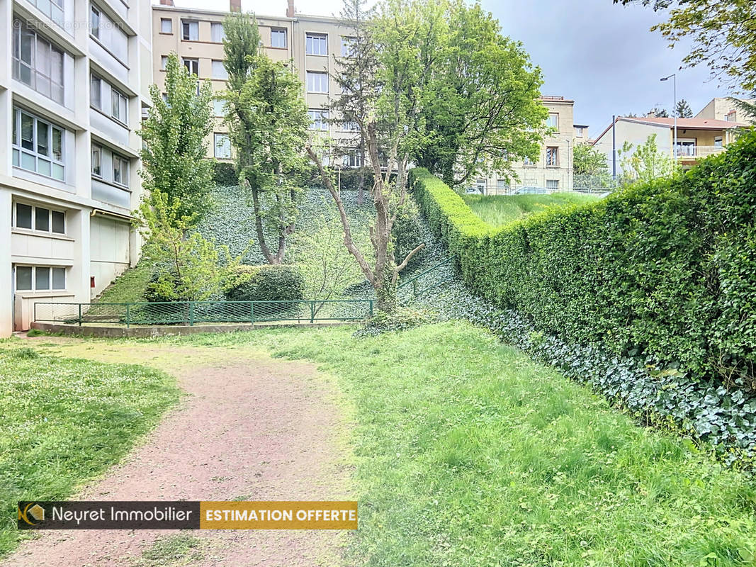 Appartement à SAINT-ETIENNE