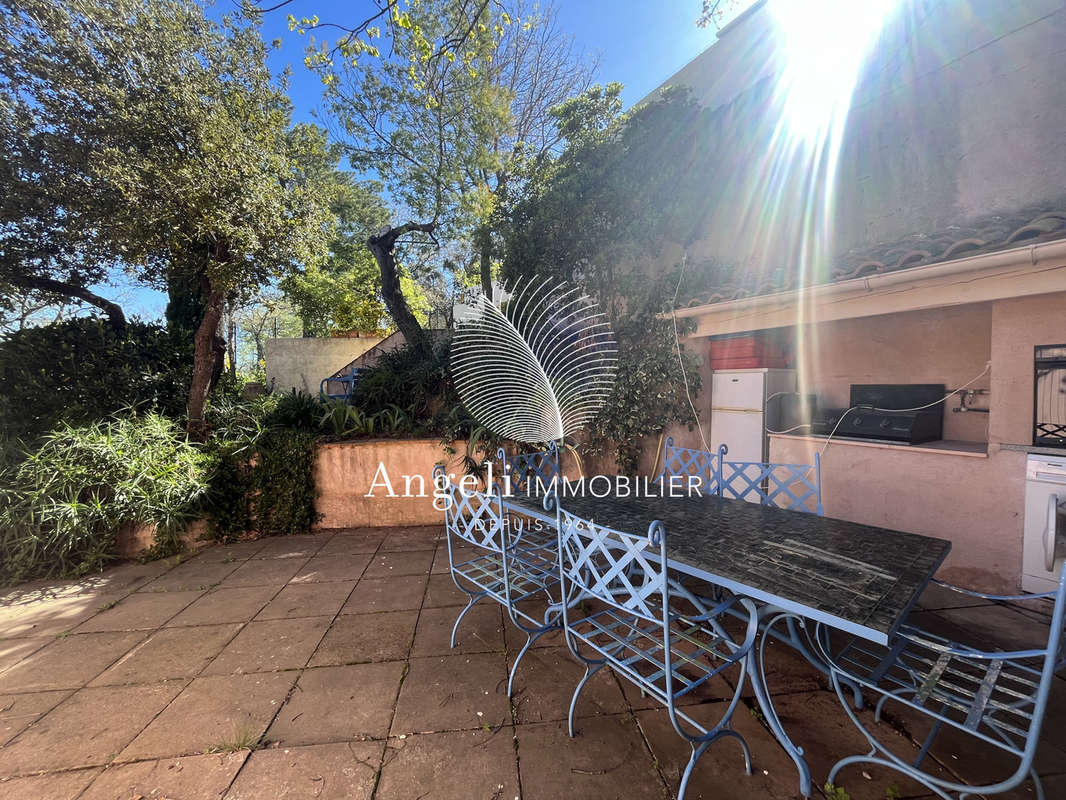 Maison à ROQUEBRUNE-SUR-ARGENS