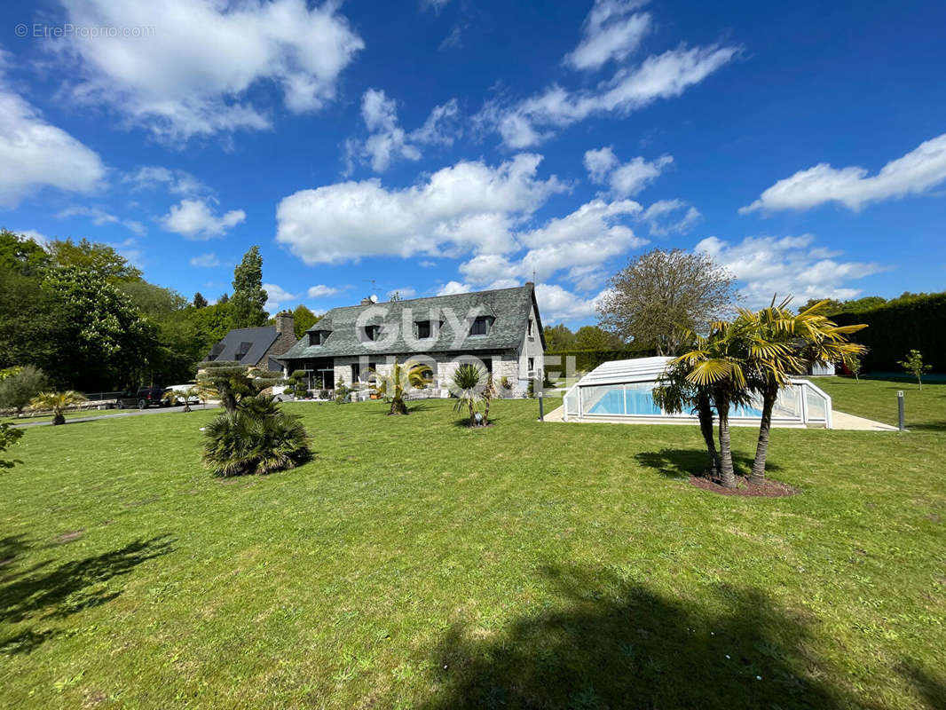 Maison à DOL-DE-BRETAGNE