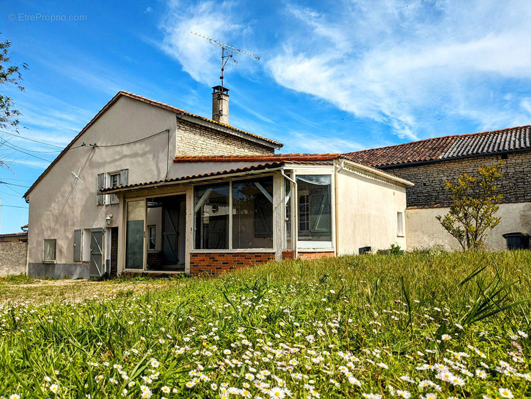 Maison à JAUNAY-CLAN