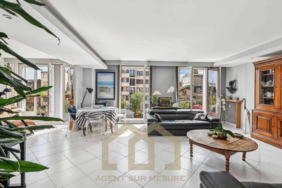 Appartement à COLOMBES