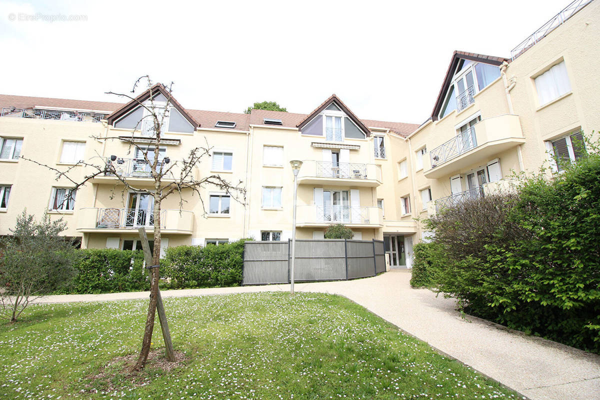 Appartement à SAINT-MICHEL-SUR-ORGE