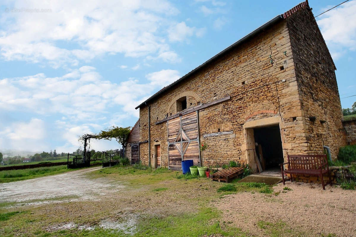 Maison à GENOUILLY