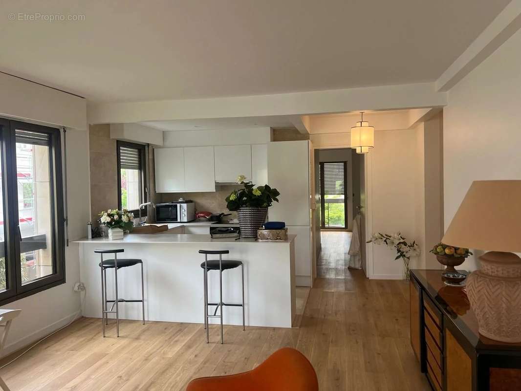 Appartement à NEUILLY-SUR-SEINE