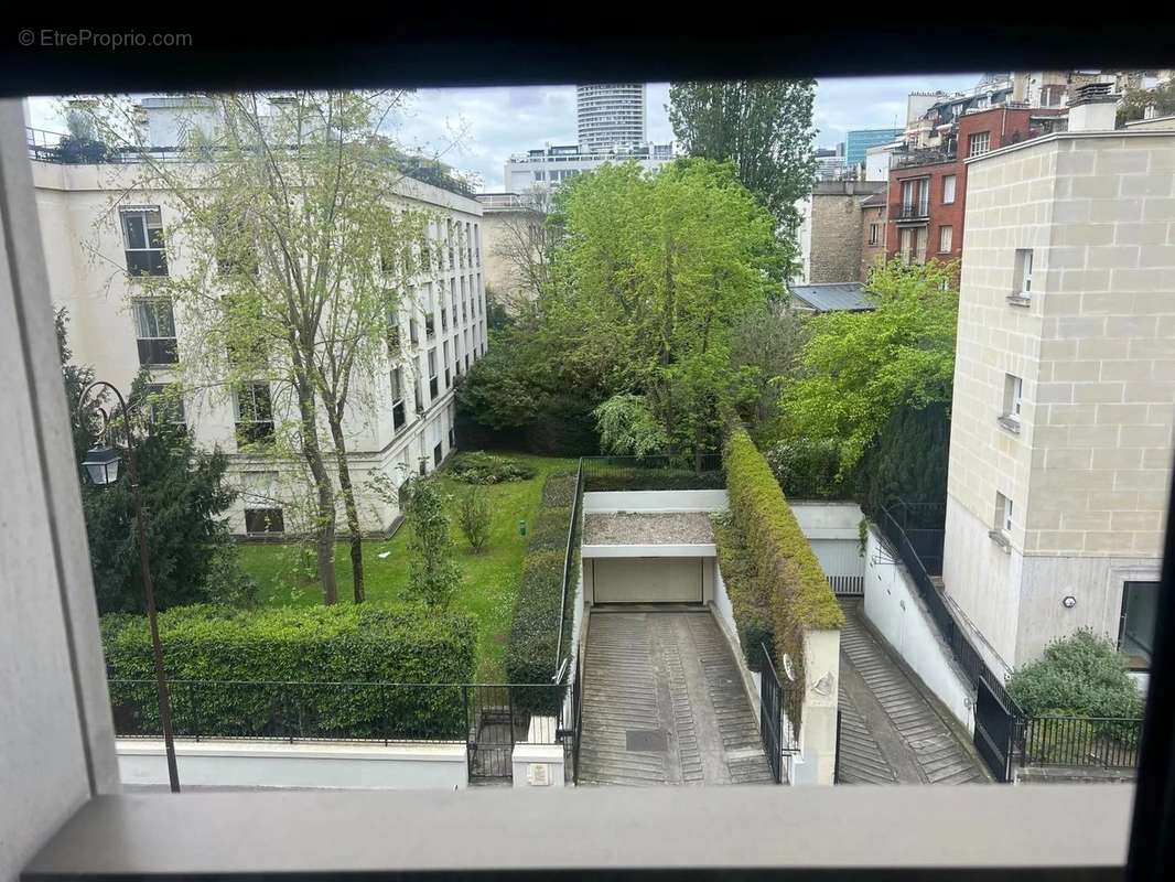 Appartement à NEUILLY-SUR-SEINE