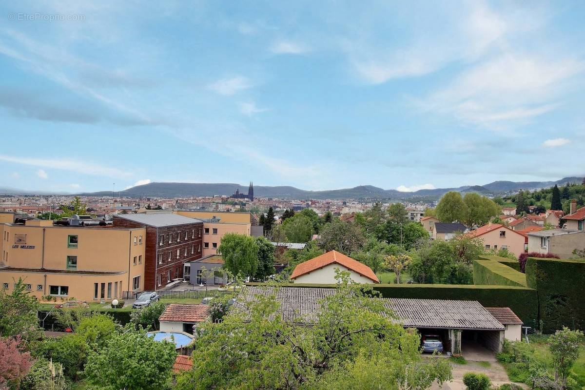 Maison à CLERMONT-FERRAND