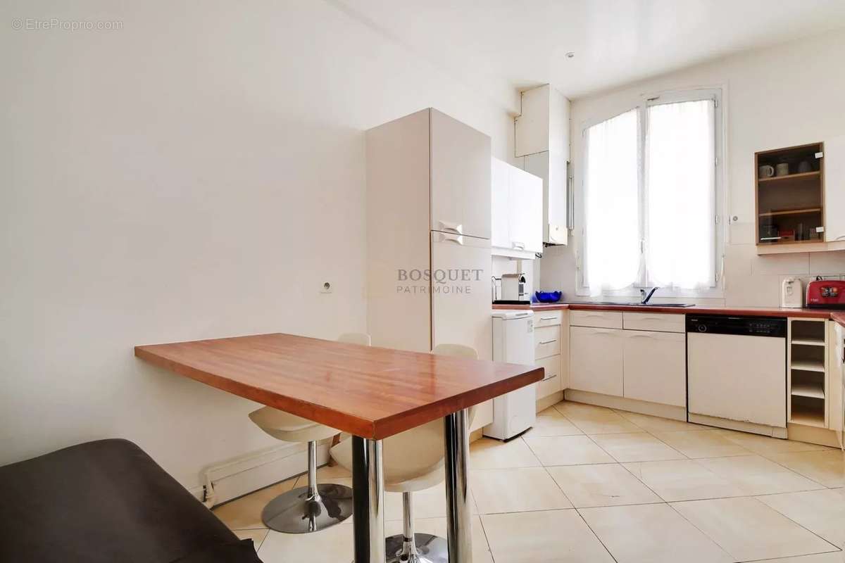 Appartement à PARIS-10E