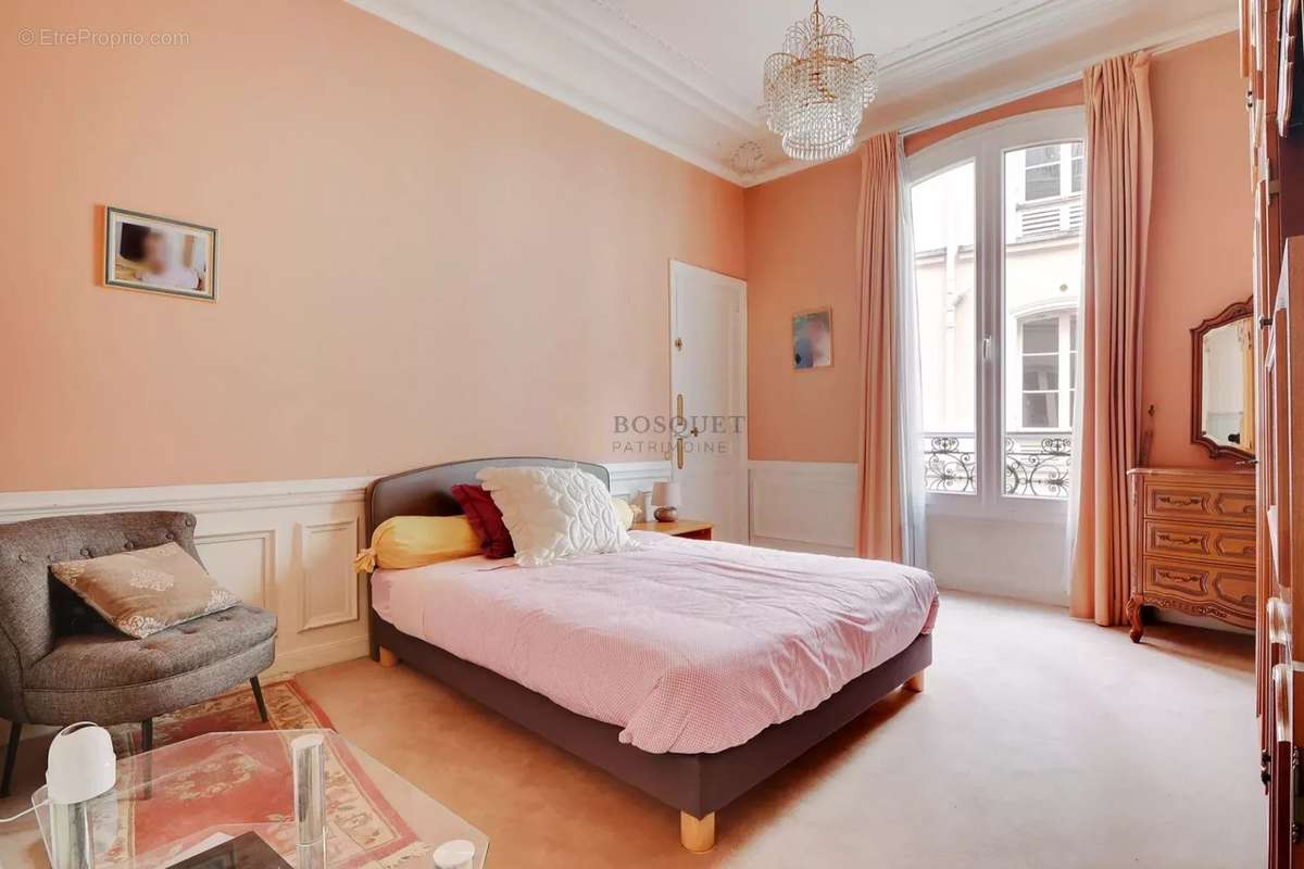 Appartement à PARIS-10E