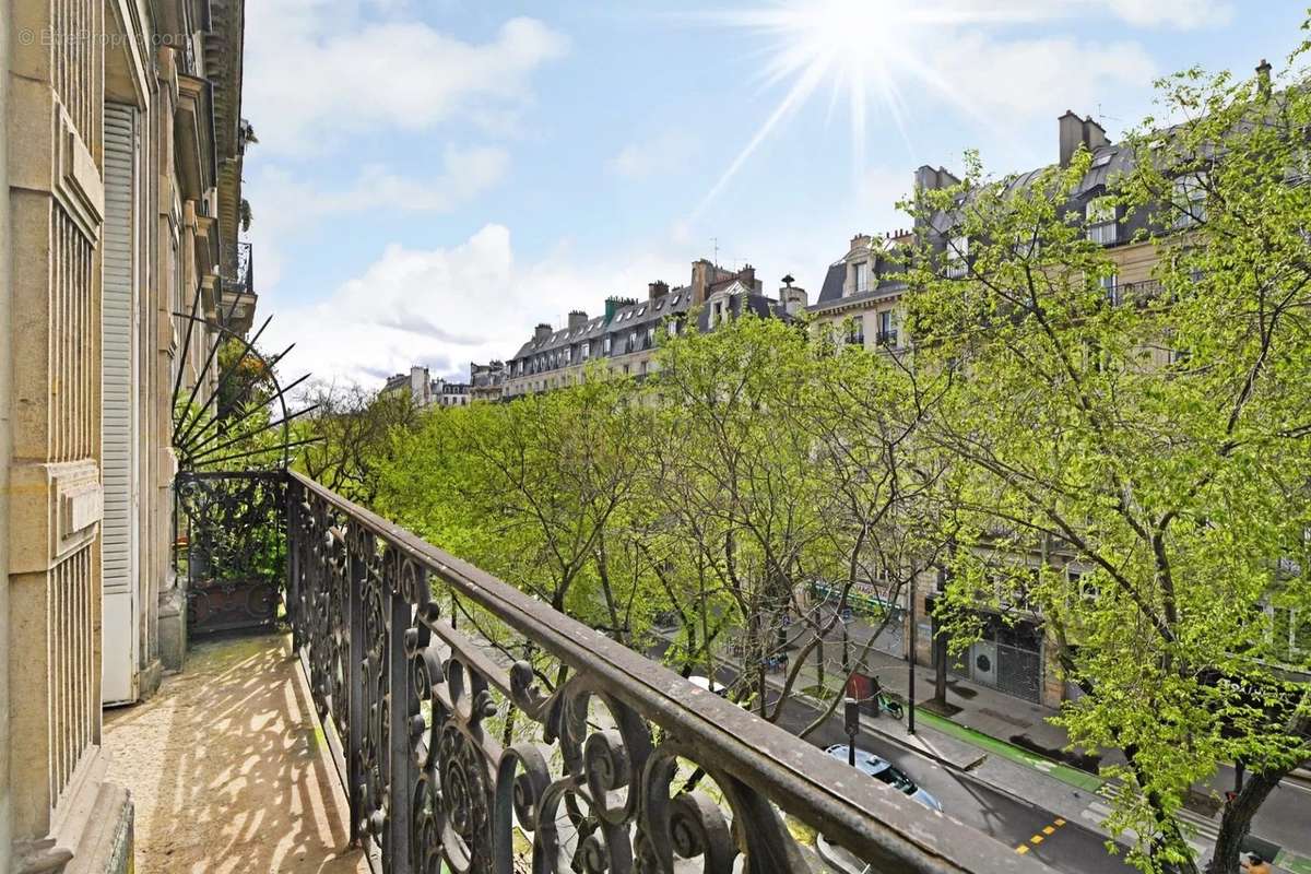 Appartement à PARIS-10E