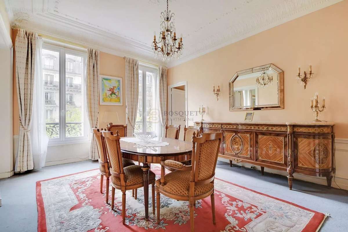 Appartement à PARIS-10E