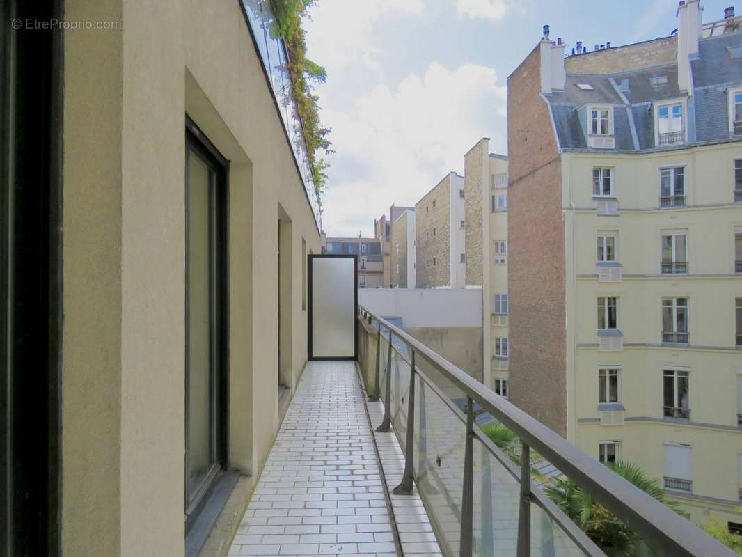 Appartement à PARIS-17E